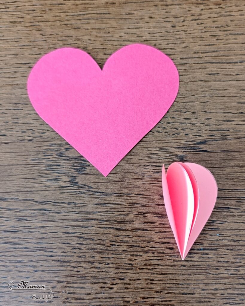 Créer un flamant rose amoureux avec des coeurs : activité créative et manuelle enfants - Plusieurs coeurs collés ensemble pour créer un effet 3D en relief - Cou et pattes avec fils chenille et tête avec pompons - Flamant rose plein de coeurs et d'amour - Découpage, collage, graphismes - Bricolage facile et rapide - Thème été, oiseaux, animaux savane, amour, saint-valentin - Bricolage et décoration sympa et facile - Arts visuels maternelle et élémentaire - Cycles 1 et 2 - Créativité - tutoriel photos - mslf