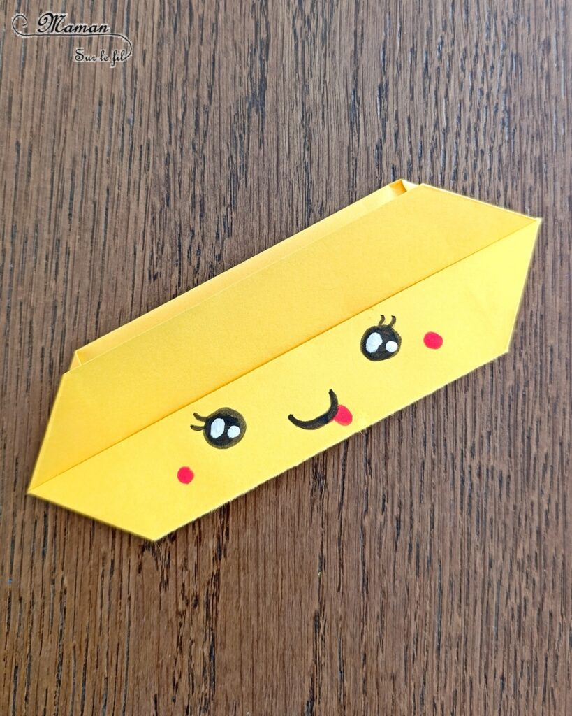 Fabriquer un décompte pour la rentrée scolaire : activité créative, récup' et manuelle enfants - Crayons de couleur arc-en-ciel fabriqués avec des bâtonnets de glace en bois - Peinture, recyclage, récup', surcyclage - Trousse Kawaii en papier avec la technique de l'origami - Pot à crayons avec un pot en verre - Chaque jour, on passe un crayon du pot vers la trousse - Quand la trousse est remplie, c'est la rentrée - Bricolage DIY facile et rapide - Thème école, rentrée scolaire, matériel, crayons de couleur - Bricolage et décoration sympa et facile - Arts visuels maternelle et élémentaire - Cycles 1 et 2 - Créativité - tutoriel photos - mslf