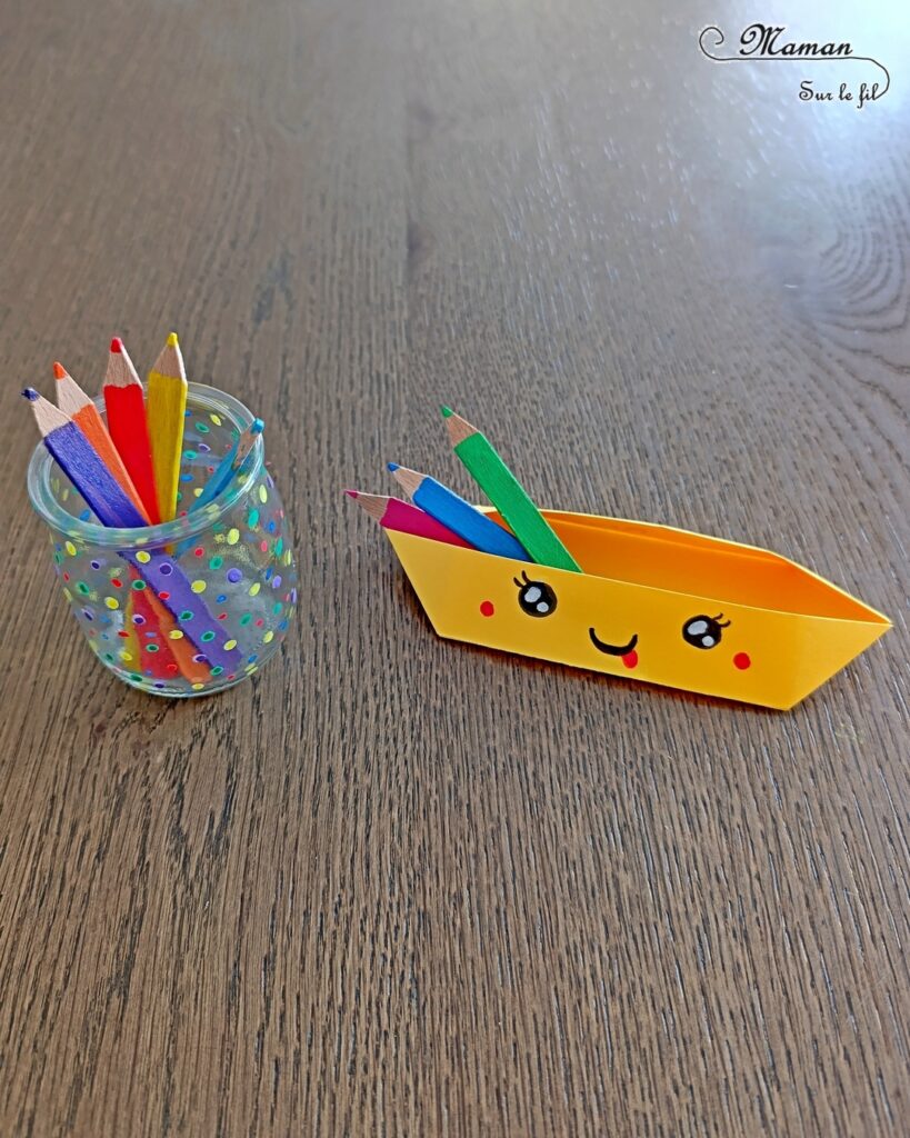 Fabriquer un décompte pour la rentrée scolaire : activité créative, récup' et manuelle enfants - Crayons de couleur arc-en-ciel fabriqués avec des bâtonnets de glace en bois - Peinture, recyclage, récup', surcyclage - Trousse Kawaii en papier avec la technique de l'origami - Pot à crayons avec un pot en verre - Chaque jour, on passe un crayon du pot vers la trousse - Quand la trousse est remplie, c'est la rentrée - Bricolage DIY facile et rapide - Thème école, rentrée scolaire, matériel, crayons de couleur - Bricolage et décoration sympa et facile - Arts visuels maternelle et élémentaire - Cycles 1 et 2 - Créativité - tutoriel photos - mslf