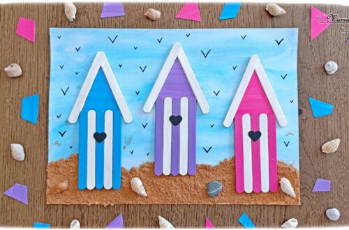 Créer des cabanes de plage avec des bâtonnets de glace en bois : activité créative, récup', peinture et manuelle enfants - Peindre les bâtonnets de bois en blanc et en couleur - Cabanes de plages rayées en récup'- Ouverture en forme de coeur - Collés sur un fond peint à l'aquarelle bleue pour le ciel et peinture marron + sable pour le sable - Effet de volume et de texture - Coquillages en décoration - Dessin et graphismes pour les oiseaux - Bricolage facile et rapide - Thème été, vacances, plage, mer - Bricolage et décoration sympa et facile - Arts visuels maternelle et élémentaire - Cycles 1 et 2 - Créativité - tutoriel photos - mslf
