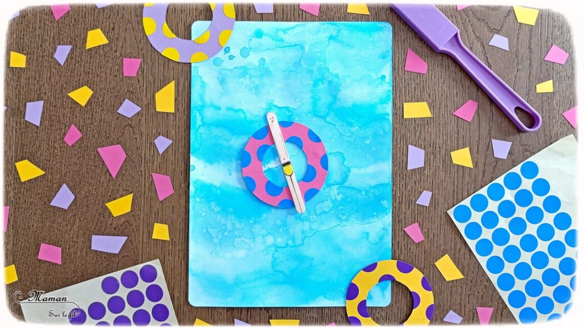 Fabriquer un petit nageur qui flotte et bouge sur sa bouée : activité créative, récup' et manuelle enfants - Fabriquer une bouée en papier cartonné et gommettes - Créer le baigneur avec un bâtonnet de glace en bois - Peindre le fond avec de la peinture type aquarelle : pinceau + peinture éclaboussé - Faire bouger le nageur avec un aimant - Expérience, bricolage un peu magique - Bricolage facile et rapide - Thème été, vacances, plage, mer, piscine - Bricolage et décoration sympa et facile - Arts visuels maternelle et élémentaire - Cycles 1 et 2 - Créativité - tutoriel photos et vidéo - mslf