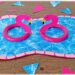 Fabriquer des bouées Flamants Roses avec des anneaux de rideaux : activité créative, récup', peinture et manuelle enfants - Peindre les anneaux de rideaux en rose - Découper et dessiner les têtes de flamants roses dans du papier rose - Piscine en papier avec eau imprimée - Bricolage facile et rapide pour jeu DIY (pour figurines, poupées, Playmobil... - Thème été, vacances, piscine, camping, oiseaux - Bricolage et décoration sympa et facile - Arts visuels maternelle et élémentaire - Cycles 1 et 2 - Créativité - tutoriel photos - mslf