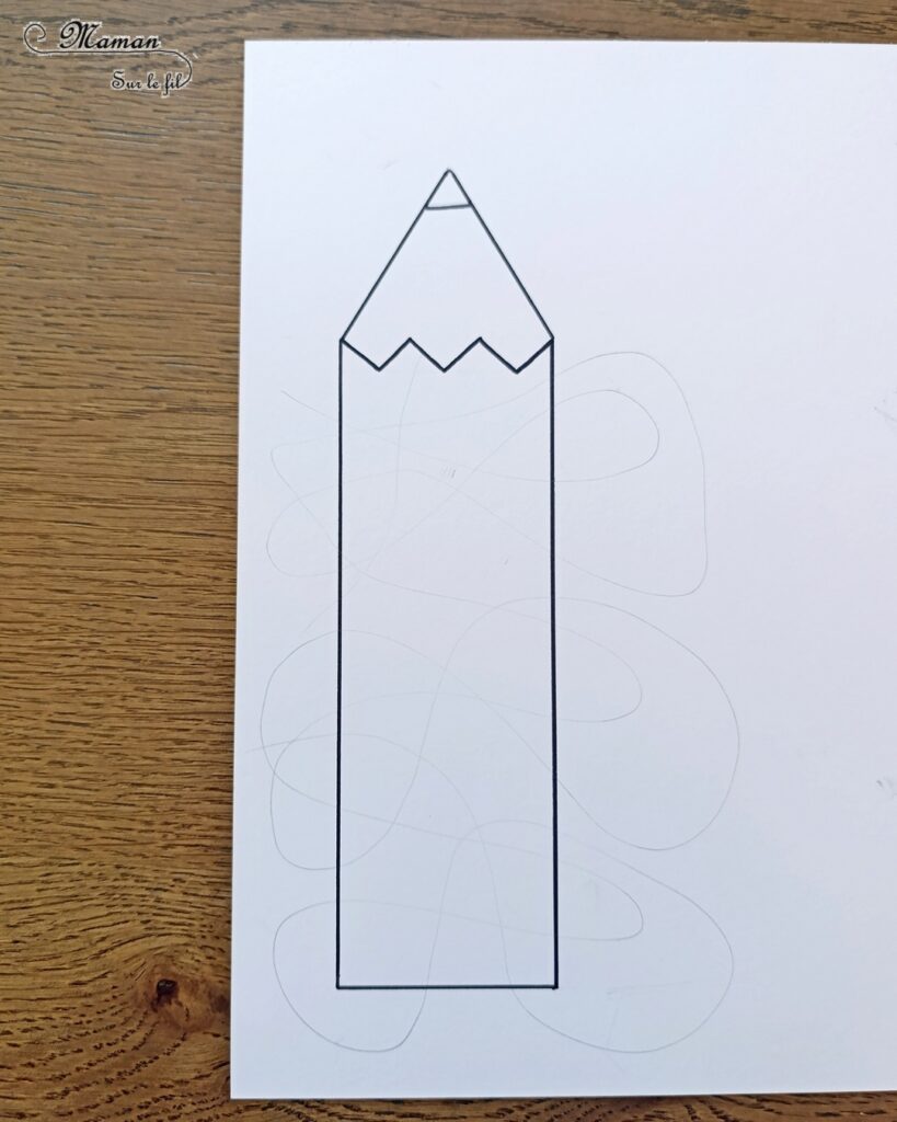 Dessiner un crayon de couleur façon Art Thérapie pour la rentrée scolaire : activité créative, dessin et manuelle enfants et adultes - Dessin, graphismes, zentangle, art thérapie, zen art facile - Coloriage - Contraste couleur et noir - Relaxation, gestion du stress, détente - Bricolage DIY facile et rapide - Thème école, rentrée scolaire, matériel, crayons de couleur - Décoration DIY pour le bureau - Bricolage et décoration sympa et facile - Arts visuels maternelle et élémentaire - Cycles 1 et 2 - Créativité - tutoriel photos - mslf