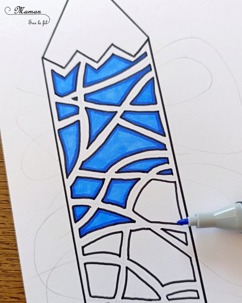 Dessiner un crayon de couleur façon Art Thérapie pour la rentrée scolaire : activité créative, dessin et manuelle enfants et adultes - Dessin, graphismes, zentangle, art thérapie, zen art facile - Coloriage - Contraste couleur et noir - Relaxation, gestion du stress, détente - Bricolage DIY facile et rapide - Thème école, rentrée scolaire, matériel, crayons de couleur - Décoration DIY pour le bureau - Bricolage et décoration sympa et facile - Arts visuels maternelle et élémentaire - Cycles 1 et 2 - Créativité - tutoriel photos - mslf
