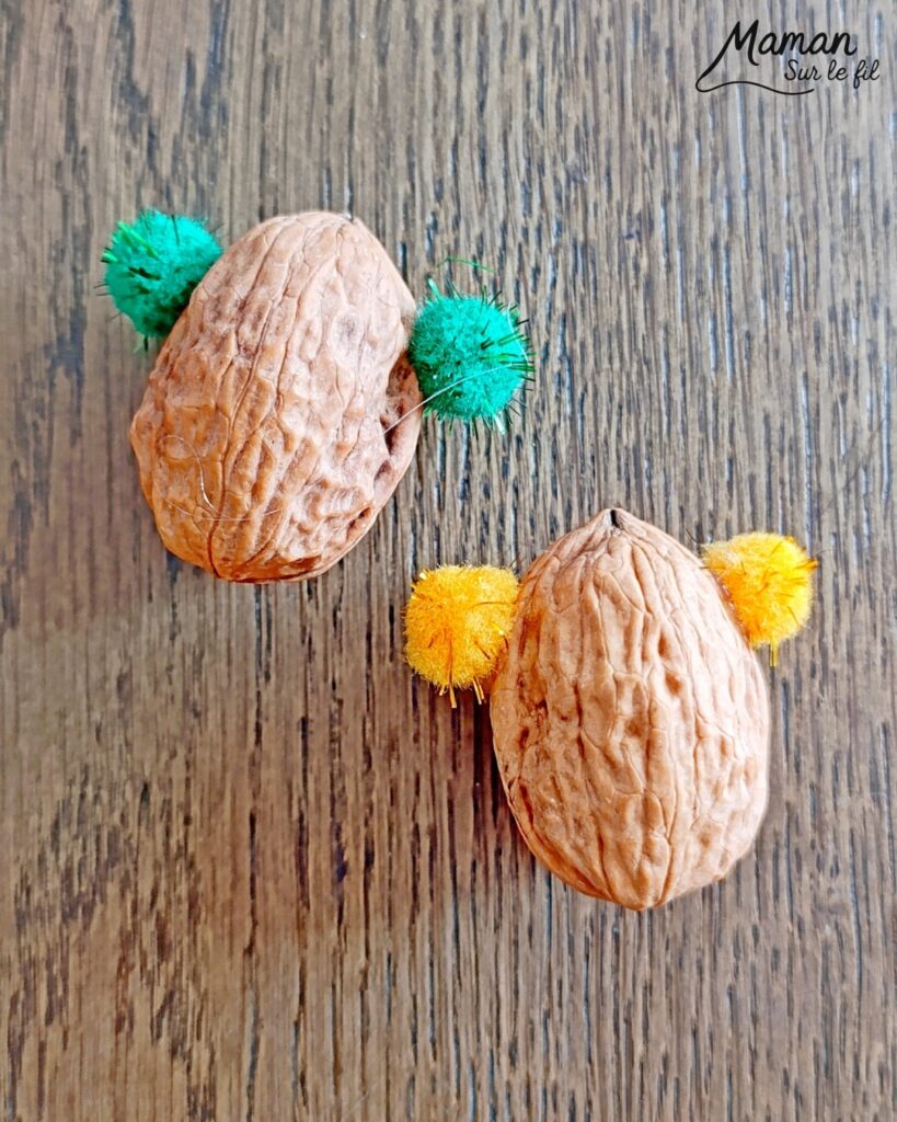 Fabriquer des petits oiseaux d'automne avec des coquilles de noix : activité créative, nature et manuelle enfants - Oiseaux d'automne ou d'hiver avec leur cache-oreilles - Bricolage mignon avec coquilles de noix, pompons, fil de fer, perles, cordelettes, papier - Land art - Couleurs automnales - Bricolage DIY facile et rapide - Thème automne, animaux de la forêt, des bois, oiseaux, nature, hiver - Décoration DIY - Bricolage et décoration sympa et facile - Arts visuels maternelle et élémentaire - Cycles 1 et 2 - Créativité - tutoriel photos - mslf