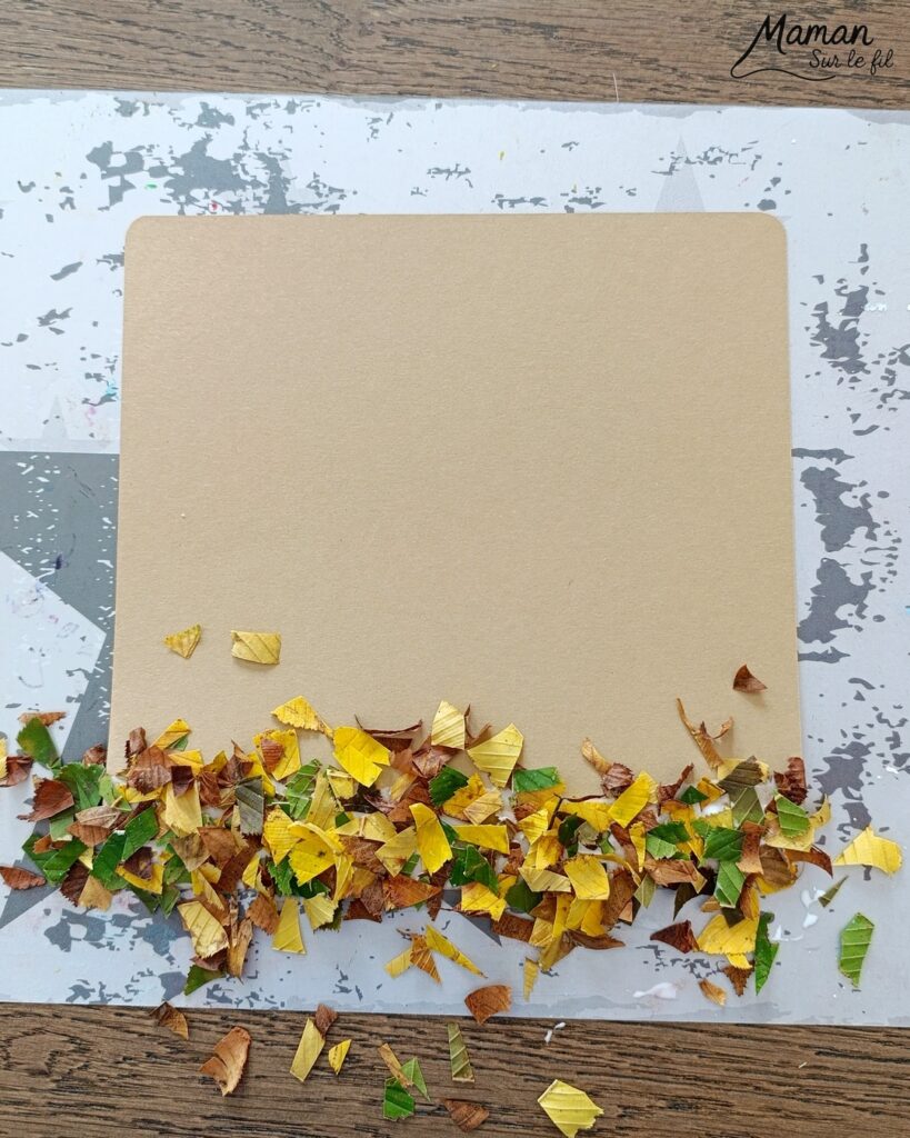 Créer des petits oiseaux d'automne sous la pluie : activité créative, nature et manuelle enfants - Oiseaux ou canards automnaux en cercles de papier - Découpage, collage, géométrie, utilisation du compas, pliage - Land art avec collage de feuilles mortes - Abrités sous parapluie fabriqué avec une feuille d'automnale - Dessine et graphismes - Couleurs automnales - Bricolage DIY facile et rapide - Thème automne, animaux de la forêt, des bois, de la ferme, oiseaux, canards, pluie, météo, nature - Décoration DIY - Bricolage et décoration sympa et facile - Arts visuels maternelle et élémentaire - Cycles 1 et 2 - Créativité - tutoriel photos - mslf