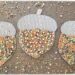 Fabriquer des glands en carton et en légumes secs : activité créative, récup' et manuelle enfants - Recyclage, surcyclage de carton ondulé et déchiré - Collage de légumes secs comme des lentilles (blondes, brunes, corail), des pois cassés, des pois chiche... - Couleurs automnales - Land art d'automne - Bricolage DIY facile et rapide - Thème automne, forêt, bois, chênes, légumes secs, graines, glands, aliments d'automne - Décoration DIY - Bricolage et décoration sympa et facile - Arts visuels maternelle et élémentaire - Cycles 1 et 2 - Créativité - tutoriel photos - mslf