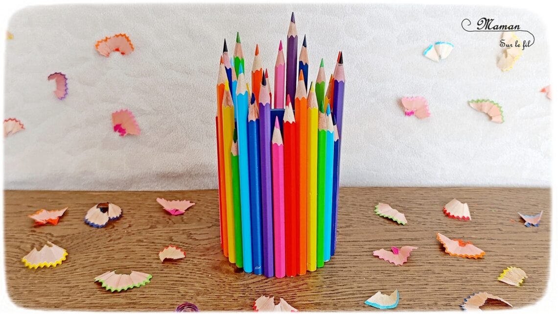 Fabriquer un pot à crayons avec des crayons aux couleurs de l'arc-en-ciel, pour la rentrée scolaire : activité créative, récup' et manuelle enfants - Récup', de vieux crayons de couleur arc-en-ciel et d'un vieux pot à crayons - Recyclage, récup', surcyclage - Collage - Bricolage DIY facile et rapide - Thème école, rentrée scolaire, matériel, crayons de couleur - Décoration DIY pour le bureau - Bricolage et décoration sympa et facile - Arts visuels maternelle et élémentaire - Cycles 1 et 2 - Créativité - tutoriel photos - mslf