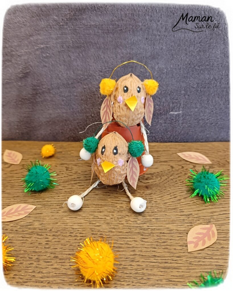 Fabriquer des petits oiseaux d'automne avec des coquilles de noix : activité créative, nature et manuelle enfants - Oiseaux d'automne ou d'hiver avec leur cache-oreilles - Bricolage mignon avec coquilles de noix, pompons, fil de fer, perles, cordelettes, papier - Land art - Couleurs automnales - Bricolage DIY facile et rapide - Thème automne, animaux de la forêt, des bois, oiseaux, nature, hiver - Décoration DIY - Bricolage et décoration sympa et facile - Arts visuels maternelle et élémentaire - Cycles 1 et 2 - Créativité - tutoriel photos - mslf