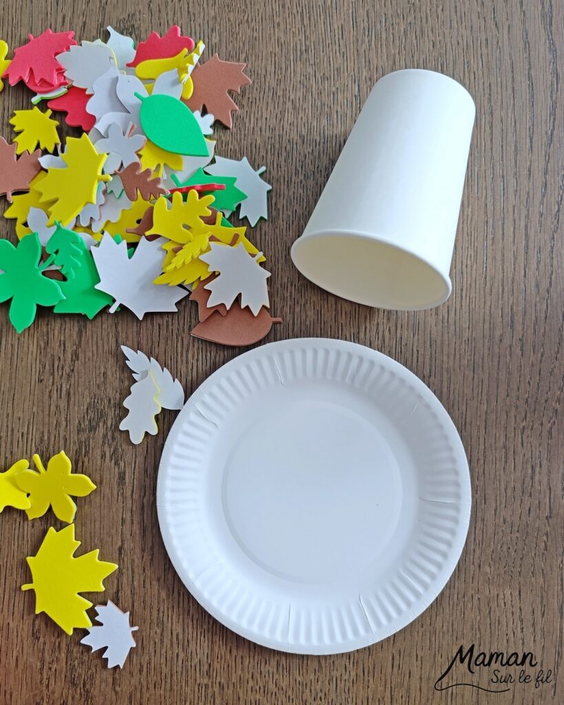 Fabriquer un champignon mignon d'automne avec un gobelet : activité créative et manuelle enfants - Le tutoriel et le matériel créatif vient de chez 10 Doigts - Peinture et gommettes pour un bricolage automnal simple et joli - Bricolage et décoration DIY - Bricolage Fait maison, décoration - Kit tout compris - Thème Automne, forêt, bois, champignons, feuilles mortes - Bricolage sympa et facile - Arts visuels Maternelle et cycle 2 - Maternelle et élémentaire - Créativité - Cycle 1 ou 2 - tutoriel photos - mslf