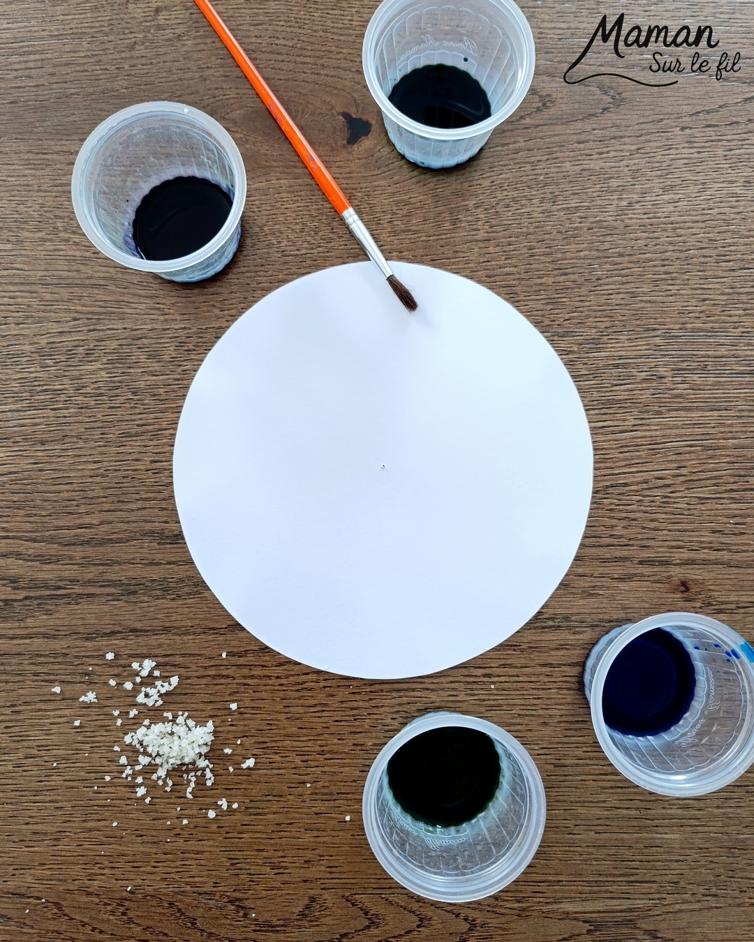 Créer un chaudron et sa potion qui change de couleurs : activité créative, peinture et manuelle enfants - Marmite ou chaudron de sorcière - Changement de couleurs avec système de roue qui tourne - Technique encre et gros sel pour effet Bulles - Gel pailleté et paillettes - Découpage, dessin, coloriage - attache parisienne - Bricolage et décoration DIY et facile - Bricolage Fait maison, décoration - Thème Halloween, potion, sorcière, peur - Bricolage sympa et facile - Arts visuels Maternelle et cycle 2 - Maternelle et élémentaire - Créativité - Cycle 1 ou 2 - tutoriel photos et vidéo - mslf