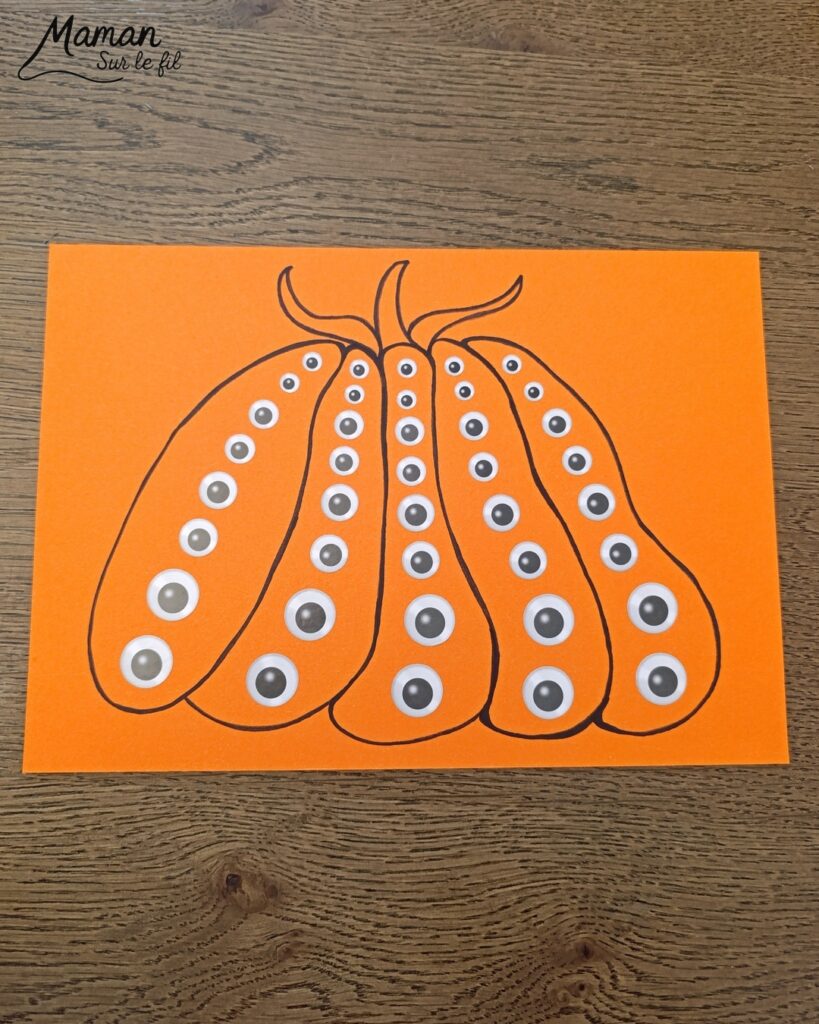 Créer des citrouilles effrayantes d'Halloween pleines d'yeux : activité créative et manuelle enfants - Dessin, et découpage de la citrouille - Collage de gommettes Yeux de différentes tailles - Classement du plus grand au plus petit - Collage - Bricolage et décoration DIY et facile - Bricolage Fait maison, décoration - Thème Halloween, automne, fruits et légumes, peur, potager - Bricolage sympa et facile - Arts visuels Maternelle et cycle 2 - Maternelle et élémentaire - Créativité - Cycle 1 ou 2 - tutoriel photos - mslf
