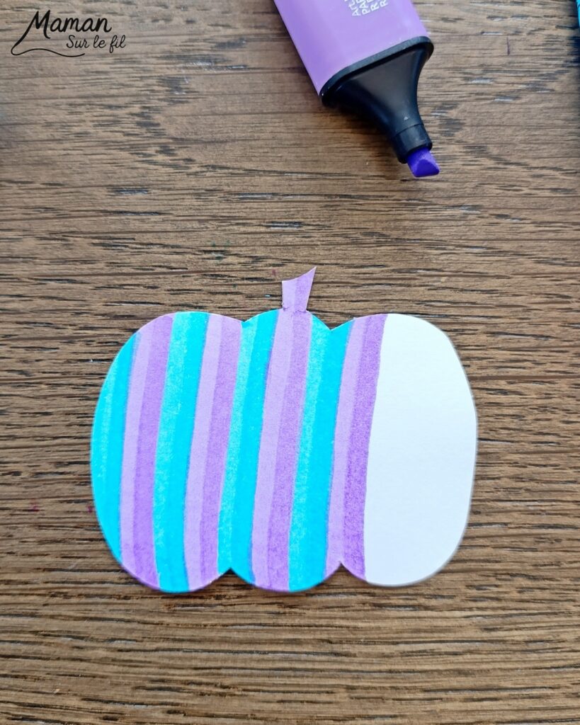 Créer des citrouilles d'Halloween fluos, colorées et psychédéliques : activité créative et manuelle enfants - Découpage, coloriage - Tracé de lignes verticales avec des surligneurs - Dessin - Bricolage et décoration DIY et facile - Bricolage Fait maison, décoration - Thème Halloween, automne, fruits et légumes - Bricolage sympa et facile - Arts visuels Maternelle et cycle 2 - Maternelle et élémentaire - Créativité - Cycle 1 ou 2 - tutoriel photos - mslf