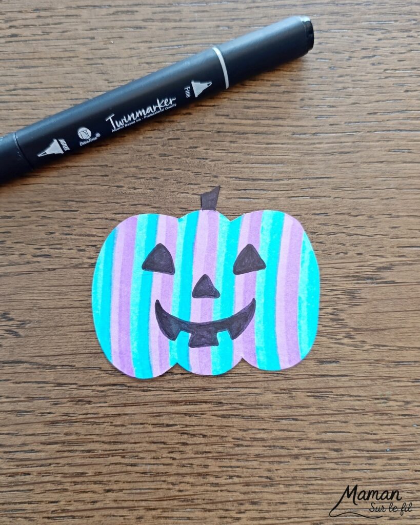Créer des citrouilles d'Halloween fluos, colorées et psychédéliques : activité créative et manuelle enfants - Découpage, coloriage - Tracé de lignes verticales avec des surligneurs - Dessin - Bricolage et décoration DIY et facile - Bricolage Fait maison, décoration - Thème Halloween, automne, fruits et légumes - Bricolage sympa et facile - Arts visuels Maternelle et cycle 2 - Maternelle et élémentaire - Créativité - Cycle 1 ou 2 - tutoriel photos - mslf