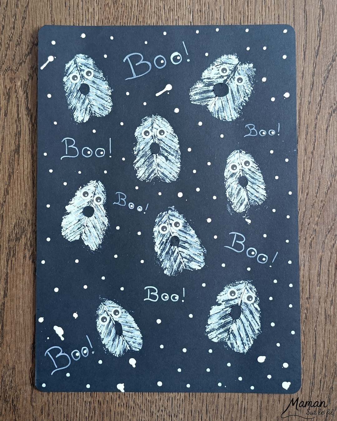 Peindre des fantômes en empreintes de feuilles : activité créative, peinture et manuelle enfants - Utilisation des feuilles mortes d'automne - Les peindre avec de la gouache en stick et utiliser les empreintes - Land art et nature - Gommettes Yeux et dessin - Bricolage et décoration DIY et facile - Bricolage Fait maison, décoration - Thème Halloween, nuit, peur, fantômes - Bricolage sympa et facile - Arts visuels Maternelle et cycle 2 - Maternelle et élémentaire - Créativité - Cycle 1 ou 2 - tutoriel photos et vidéo - mslf