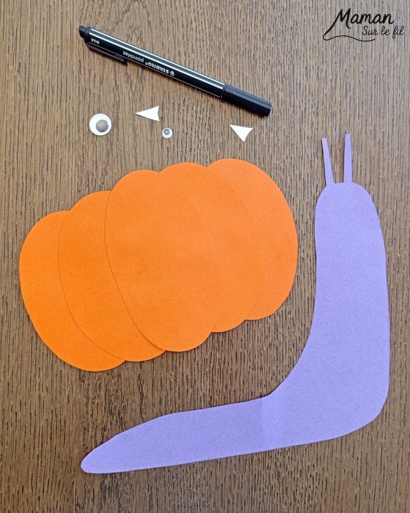 Créer un escargot Vampire et sa citrouille d'Halloween sur le dos : activité créative et manuelle enfants - Découpage, collage de papier - Yeux mobiles, Fil Chenille et branches - Personnage d'Halloween mignons - Citrouille et animaux de la forêt - Jeu DIY - Bricolage et décoration DIY et facile - Bricolage Fait maison, décoration - Thème Halloween, déguisement, automne, insectes et autres petites bêtes, animaux de la forêt - Bricolage sympa et facile - Arts visuels Maternelle et cycle 2 - Maternelle et élémentaire - Créativité - Cycle 1 ou 2 - tutoriel photos - mslf
