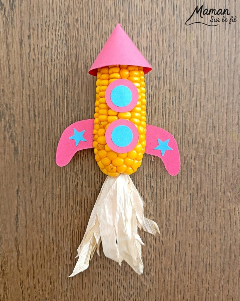 Fabriquer des fusées avec des épis de maïs : activité créative, nature et manuelle enfants - Land art - Découpage, collage de papier pour les détails - Géométrie, utilisation du compas - Bricolage et décoration DIY et facile - Bricolage Fait maison, décoration - Thème Nuit, Ciel, Espace, étoiles - Bricolage sympa et facile - Arts visuels Maternelle et cycle 2 - Maternelle et élémentaire - Créativité - Cycle 1 ou 2 - tutoriel photos - mslf