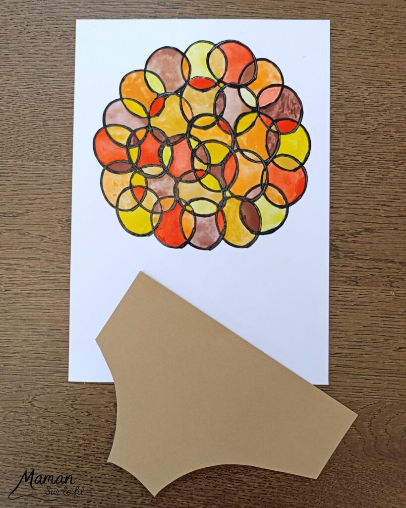 Peindre un arbre d'automne avec un rouleau de papier toilette : activité créative, peinture et manuelle enfants - Empreintes de rouleau de PQ en carton pour les cercles noirs - Coloriage avec une palette de peinture pour enfants, type aquarelle - Couleurs automnales - Peinture aux cotons-tiges pour les feuilles mortes - Cercles, géométrie, découpage, collage - Bricolage DIY facile et rapide - Thème automne, arbres, forêt, bois - Décoration DIY - Bricolage et décoration sympa et facile - Arts visuels maternelle et élémentaire - Cycles 1 et 2 - Créativité - tutoriel photos et vidéo - mslf