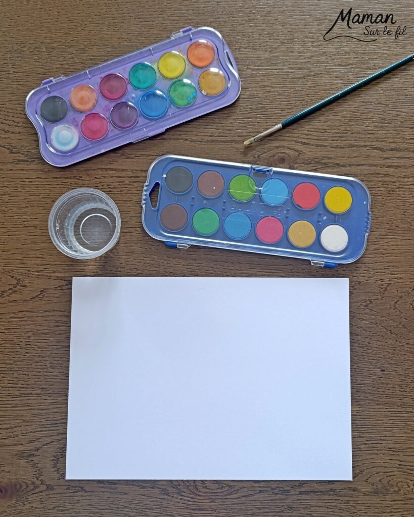 Peindre une famille de petits monstres mignons et colorés : activité créative, peinture et manuelle enfants - Peinture façon aquarelle - Bandes gribouillées - Couleurs bleu, rose et violet - Dessin des détails en noir pour le contraste - Découpage et collage des yeux et dents pour un air rigolo - Bricolage et décoration DIY et facile - Bricolage Fait maison, décoration - Thème Halloween, créatures imaginaires, monstres - Bricolage sympa et facile - Arts visuels Maternelle et cycle 2 - Maternelle et élémentaire - Créativité - Cycle 1 ou 2 - tutoriel photos - mslf