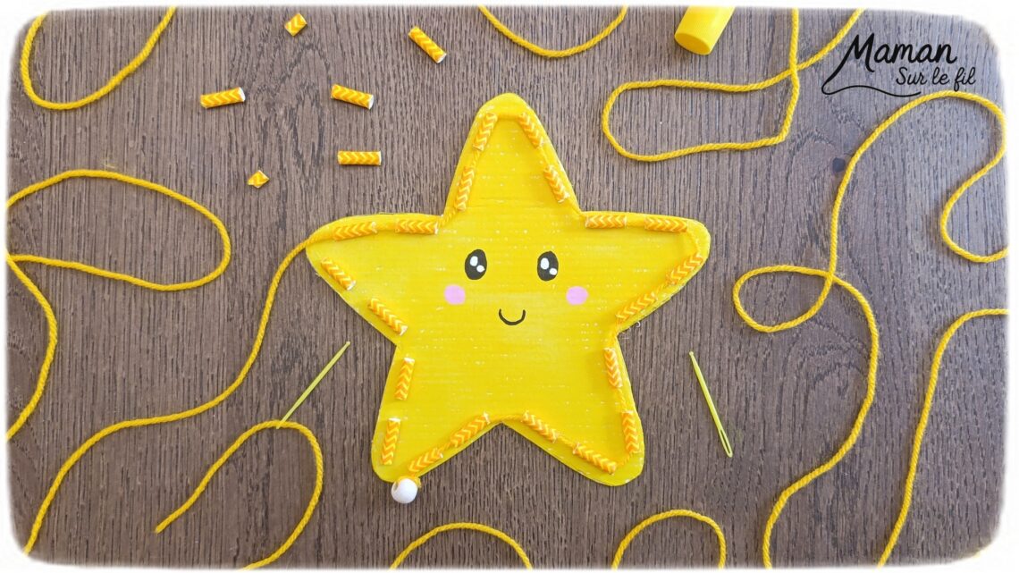 Fabriquer une jolie étoile à broder : activité créative, récup' et manuelle enfants - Recyclage, surcylage de carton et de pailles - Peinture à la gouache en stick - Visage Kawaii aux marqueurs Peinture - Aiguille en plastique et fil ou laine à passer dans les morceaux de paille pour travailler la précision, la motricité fine et la coordination oeil main - Atelier à refaire à volonté ou à garder en décoration - Bricolage et décoration DIY et facile - Bricolage Fait maison, décoration - Thème Nuit, Ciel, Espace, étoiles - Bricolage sympa et facile - Arts visuels Maternelle et cycle 2 - Maternelle et élémentaire - Créativité - Cycle 1 ou 2 - tutoriel photos - mslf