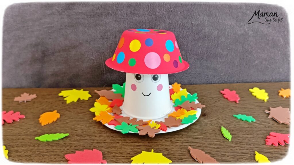 Fabriquer un champignon mignon d'automne avec un gobelet : activité créative et manuelle enfants - Le tutoriel et le matériel créatif vient de chez 10 Doigts - Peinture et gommettes pour un bricolage automnal simple et joli - Bricolage et décoration DIY - Bricolage Fait maison, décoration - Kit tout compris - Thème Automne, forêt, bois, champignons, feuilles mortes - Bricolage sympa et facile - Arts visuels Maternelle et cycle 2 - Maternelle et élémentaire - Créativité - Cycle 1 ou 2 - tutoriel photos - mslf