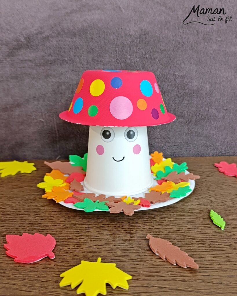 Fabriquer un champignon mignon d'automne avec un gobelet : activité créative et manuelle enfants - Le tutoriel et le matériel créatif vient de chez 10 Doigts - Peinture et gommettes pour un bricolage automnal simple et joli - Bricolage et décoration DIY - Bricolage Fait maison, décoration - Kit tout compris - Thème Automne, forêt, bois, champignons, feuilles mortes - Bricolage sympa et facile - Arts visuels Maternelle et cycle 2 - Maternelle et élémentaire - Créativité - Cycle 1 ou 2 - tutoriel photos - mslf