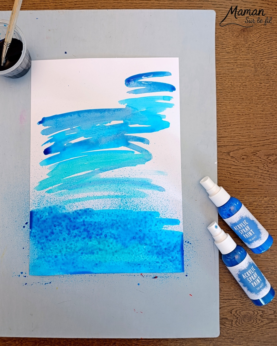Créer un nuage moelleux en deux façons et sa pluie à l'encre : activité créative, peinture et manuelle enfants - Nuages en collage de laine ou de boules de coton - Pluie à l'encre bleue et peinture en spray - Découpage collage des gouttes de pluie - Bricolage et décoration DIY et facile - Bricolage Fait maison, décoration - Thème Météo, Pluie, Nuage, Ciel, Automne - Bricolage sympa et facile - Arts visuels Maternelle et cycle 2 - Maternelle et élémentaire - Créativité - Cycle 1 ou 2 - tutoriel photos - mslf