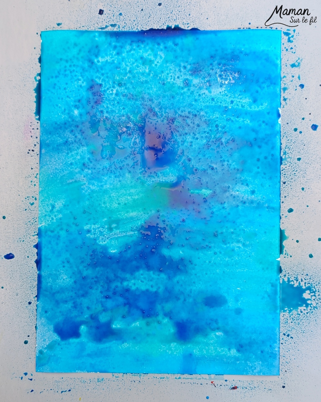 Créer un nuage moelleux en deux façons et sa pluie à l'encre : activité créative, peinture et manuelle enfants - Nuages en collage de laine ou de boules de coton - Pluie à l'encre bleue et peinture en spray - Découpage collage des gouttes de pluie - Bricolage et décoration DIY et facile - Bricolage Fait maison, décoration - Thème Météo, Pluie, Nuage, Ciel, Automne - Bricolage sympa et facile - Arts visuels Maternelle et cycle 2 - Maternelle et élémentaire - Créativité - Cycle 1 ou 2 - tutoriel photos - mslf