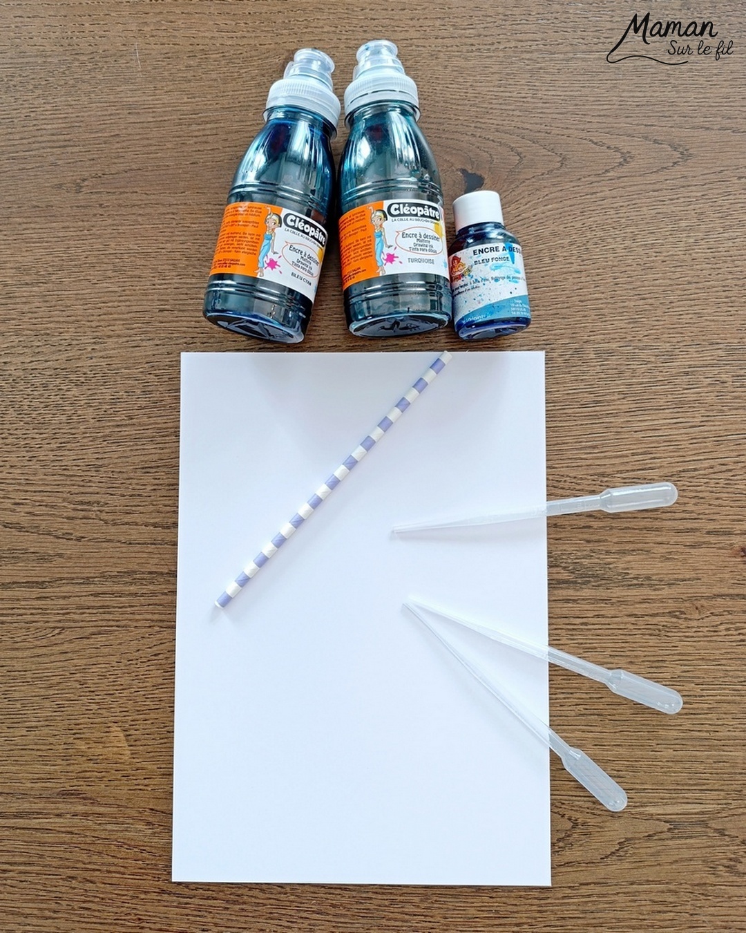 Créer un nuage mignon et sa pluie soufflée à la paille : activité créative, peinture et manuelle enfants - Pluie en encre soufflée à la paille - 3 nuances de bleu, gouttes posées à la pipette - Nuage Kawai en découpage et collage de papier - Perforatrice Ronds - Bricolage et décoration DIY et facile - Bricolage Fait maison, décoration - Thème Météo, Pluie, Nuage, Ciel, Automne - Bricolage sympa et facile - Arts visuels Maternelle et cycle 2 - Maternelle et élémentaire - Créativité - Cycle 1 ou 2 - tutoriel photos et vidéo - mslf