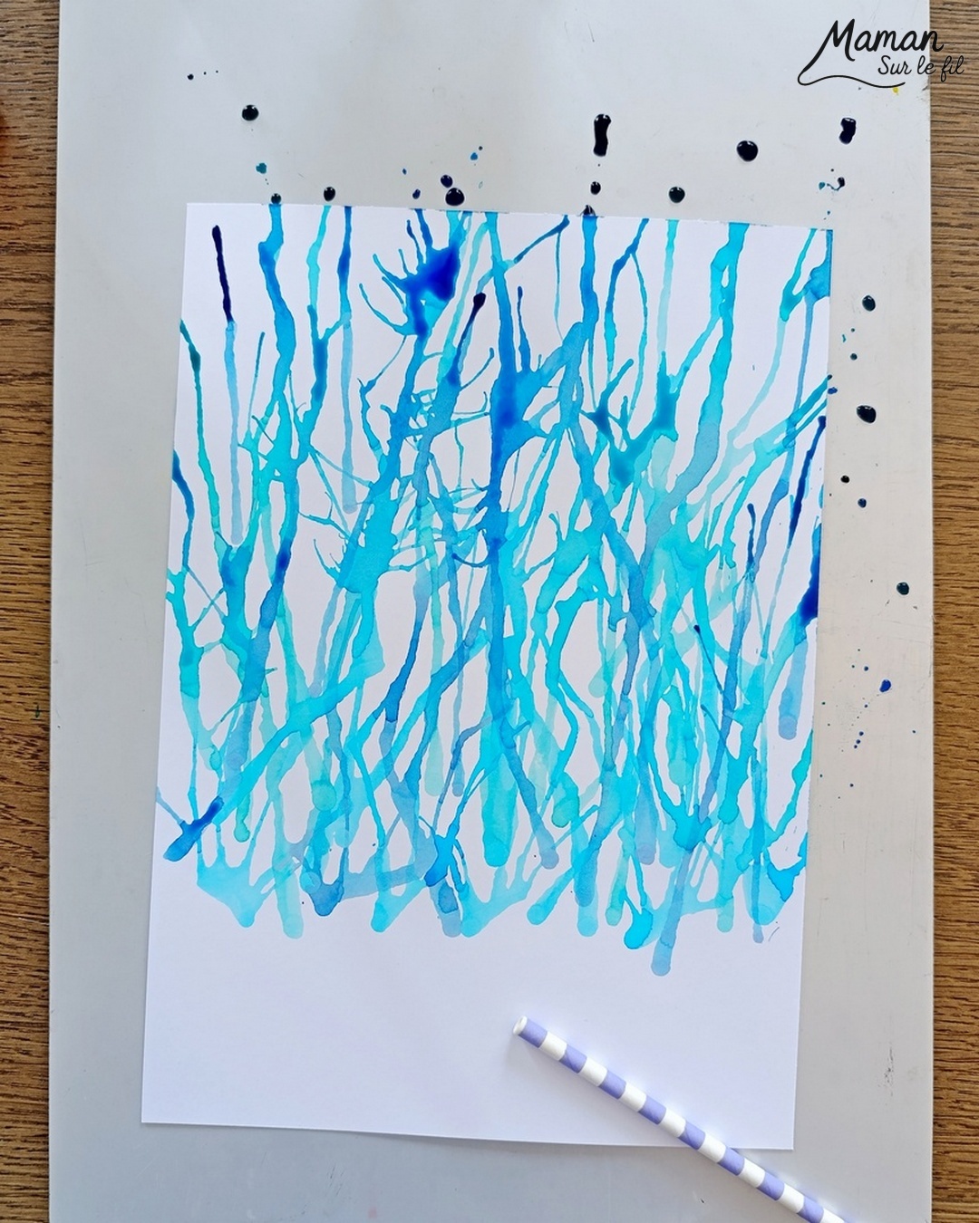 Créer un nuage mignon et sa pluie soufflée à la paille : activité créative, peinture et manuelle enfants - Pluie en encre soufflée à la paille - 3 nuances de bleu, gouttes posées à la pipette - Nuage Kawai en découpage et collage de papier - Perforatrice Ronds - Bricolage et décoration DIY et facile - Bricolage Fait maison, décoration - Thème Météo, Pluie, Nuage, Ciel, Automne - Bricolage sympa et facile - Arts visuels Maternelle et cycle 2 - Maternelle et élémentaire - Créativité - Cycle 1 ou 2 - tutoriel photos et vidéo - mslf