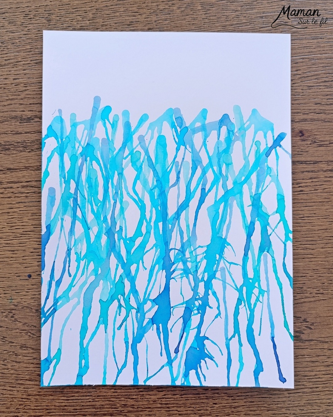 Créer un nuage mignon et sa pluie soufflée à la paille : activité créative, peinture et manuelle enfants - Pluie en encre soufflée à la paille - 3 nuances de bleu, gouttes posées à la pipette - Nuage Kawai en découpage et collage de papier - Perforatrice Ronds - Bricolage et décoration DIY et facile - Bricolage Fait maison, décoration - Thème Météo, Pluie, Nuage, Ciel, Automne - Bricolage sympa et facile - Arts visuels Maternelle et cycle 2 - Maternelle et élémentaire - Créativité - Cycle 1 ou 2 - tutoriel photos et vidéo - mslf
