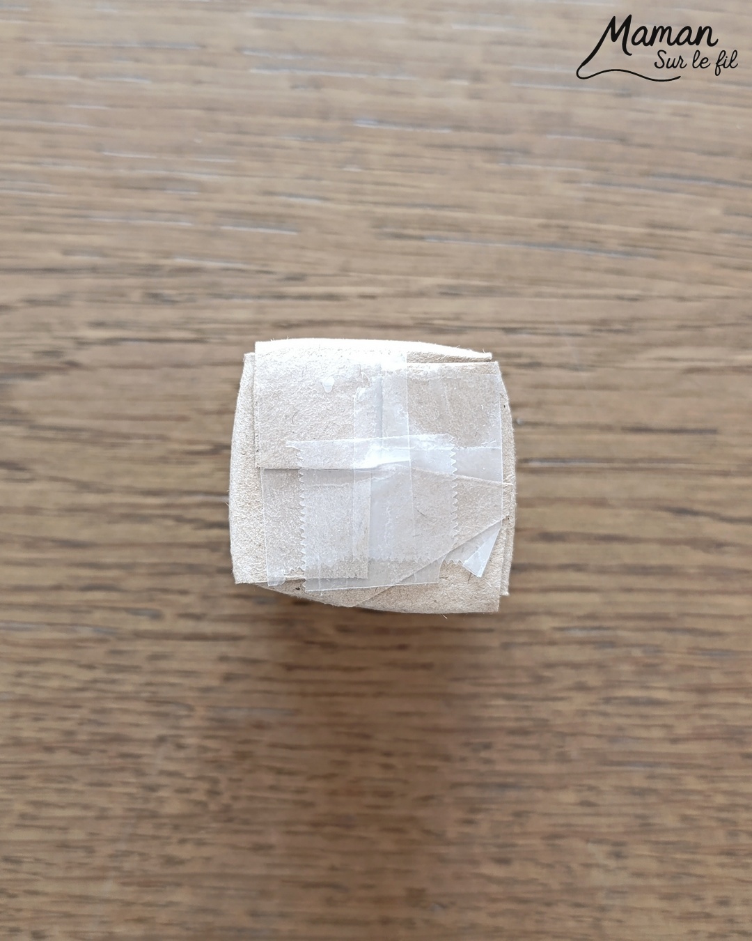 Fabriquer un jeu DIY : les tasses de Noël à empiler : activité créative, récup' et manuelle enfants - Tasses aux couleurs de Noël fabriquées avec des rouleaux de PQ - Recyclage, surcyclage de rouleaux de papier toilette en carton - Peinture, gommettes - - Jeu fait maison - Sens de l'équilibre - Empiler les tasses sans les faire tomber - Vert, rouge, blanc - Bricolage et décoration DIY et facile - Bricolage Fait maison, décoration - Thème Noël, fêtes de fin d'année, hiver, boissons chaudes - Bricolage sympa et facile - Arts visuels Maternelle et cycle 2 - Maternelle et élémentaire - Créativité - Cycle 1 ou 2 - tutoriel photos et vidéo - mslf