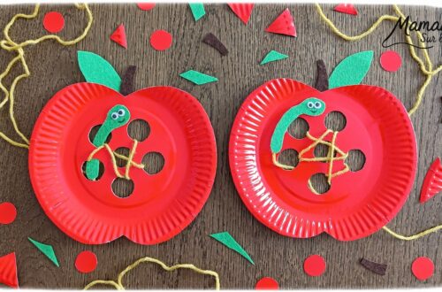 Fabriquer une pomme rouge avec son ver à lacer : activité créative, récup' et manuelle enfants - Pomme avec une assiette en carton et de la feutrine - Découpage des trous au cutter - Ver en feutrine et laine - Lacer le fil ne passer le ver dans les trous - Travail de la motricité fine et de la coordination Oeil - main - Jeu DIY - Bricolage et décoration DIY et facile - Bricolage Fait maison, décoration - Thème pommes, fruits et légumes, potager, verger, automne, insectes et petites bêtes, printemps - Bricolage sympa et facile - Arts visuels Maternelle et cycle 2 - Maternelle et élémentaire - Créativité - Cycle 1 ou 2 - tutoriel photos et vidéo - mslf