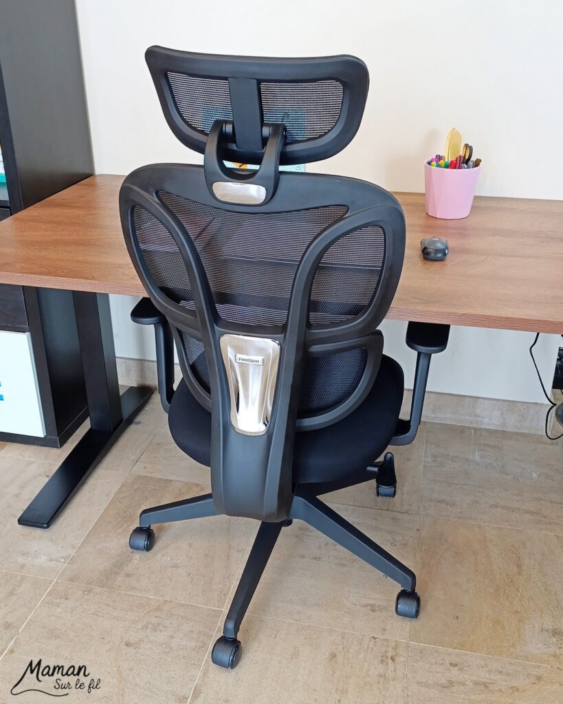 Mon nouveau coin bureau avec Flexispot : mon quotidien d'autoentrepreneur - Bureau assis debout ultra flexible E7 Pro avec pieds noirs et plateau Rotin brun pour associer à ma table à manger - Chaise ergonomique avec coussin confort Nuage - Bureau parfait pour alterner travail sur ordinateur et activités créatives - Parfait pour les personnes de petites et grandes tailles et pour les maux de dos - Etre à son compte, télétravail - Avis - mslf