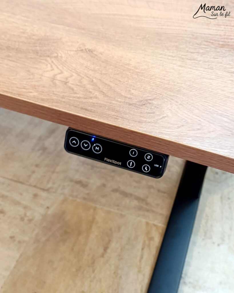 Mon nouveau coin bureau avec Flexispot : mon quotidien d'autoentrepreneur - Bureau assis debout ultra flexible E7 Pro avec pieds noirs et plateau Rotin brun pour associer à ma table à manger - Chaise ergonomique avec coussin confort Nuage - Bureau parfait pour alterner travail sur ordinateur et activités créatives - Parfait pour les personnes de petites et grandes tailles et pour les maux de dos - Etre à son compte, télétravail - Avis - mslf