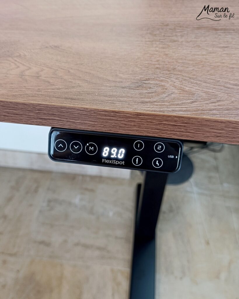 Mon nouveau coin bureau avec Flexispot : mon quotidien d'autoentrepreneur - Bureau assis debout ultra flexible E7 Pro avec pieds noirs et plateau Rotin brun pour associer à ma table à manger - Chaise ergonomique avec coussin confort Nuage - Bureau parfait pour alterner travail sur ordinateur et activités créatives - Parfait pour les personnes de petites et grandes tailles et pour les maux de dos - Etre à son compte, télétravail - Avis - mslf