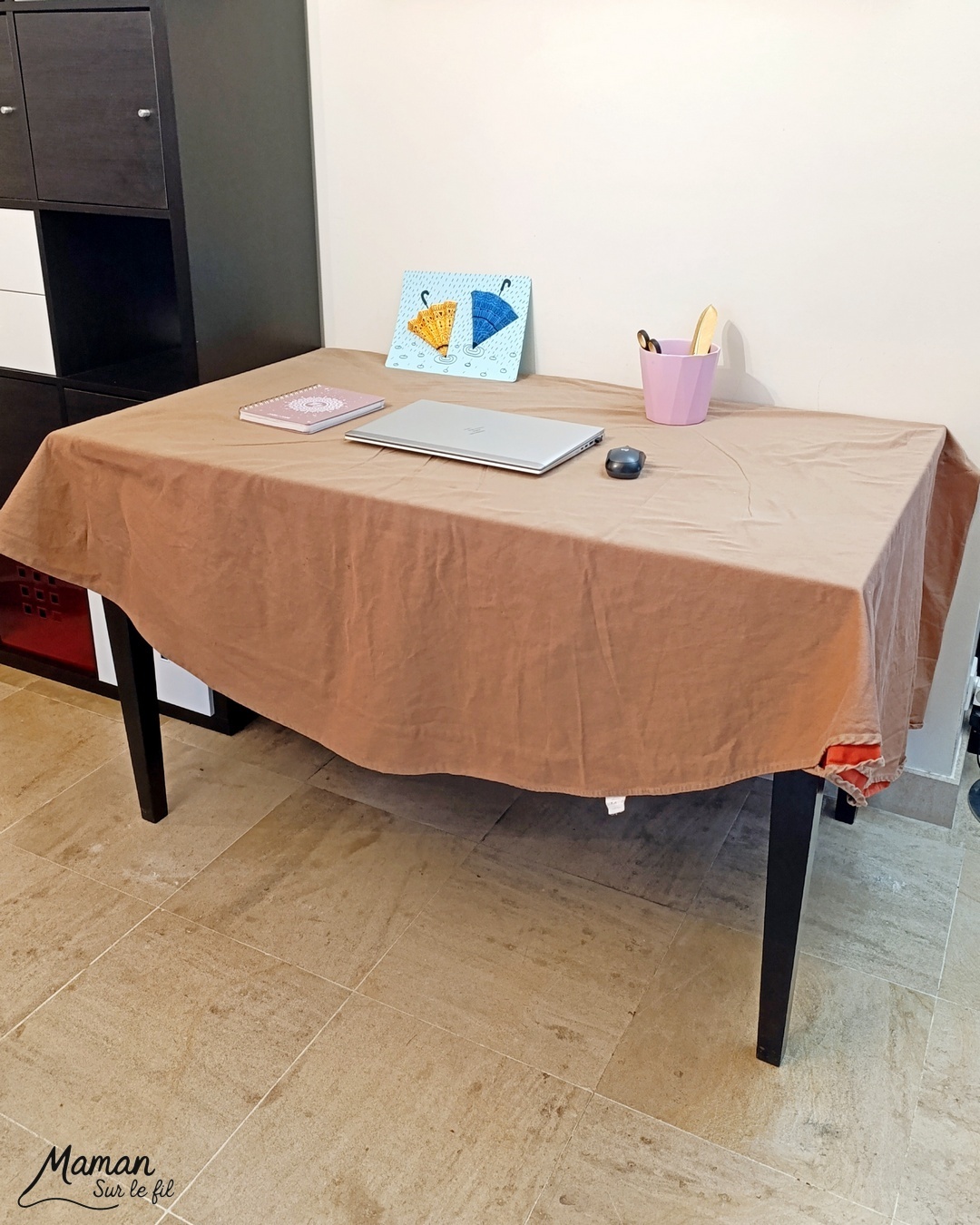 Mon nouveau coin bureau avec Flexispot : mon quotidien d'autoentrepreneur - Bureau assis debout ultra flexible E7 Pro avec pieds noirs et plateau Rotin brun pour associer à ma table à manger - Chaise ergonomique avec coussin confort Nuage - Bureau parfait pour alterner travail sur ordinateur et activités créatives - Parfait pour les personnes de petites et grandes tailles et pour les maux de dos - Etre à son compte, télétravail - Avis - mslf