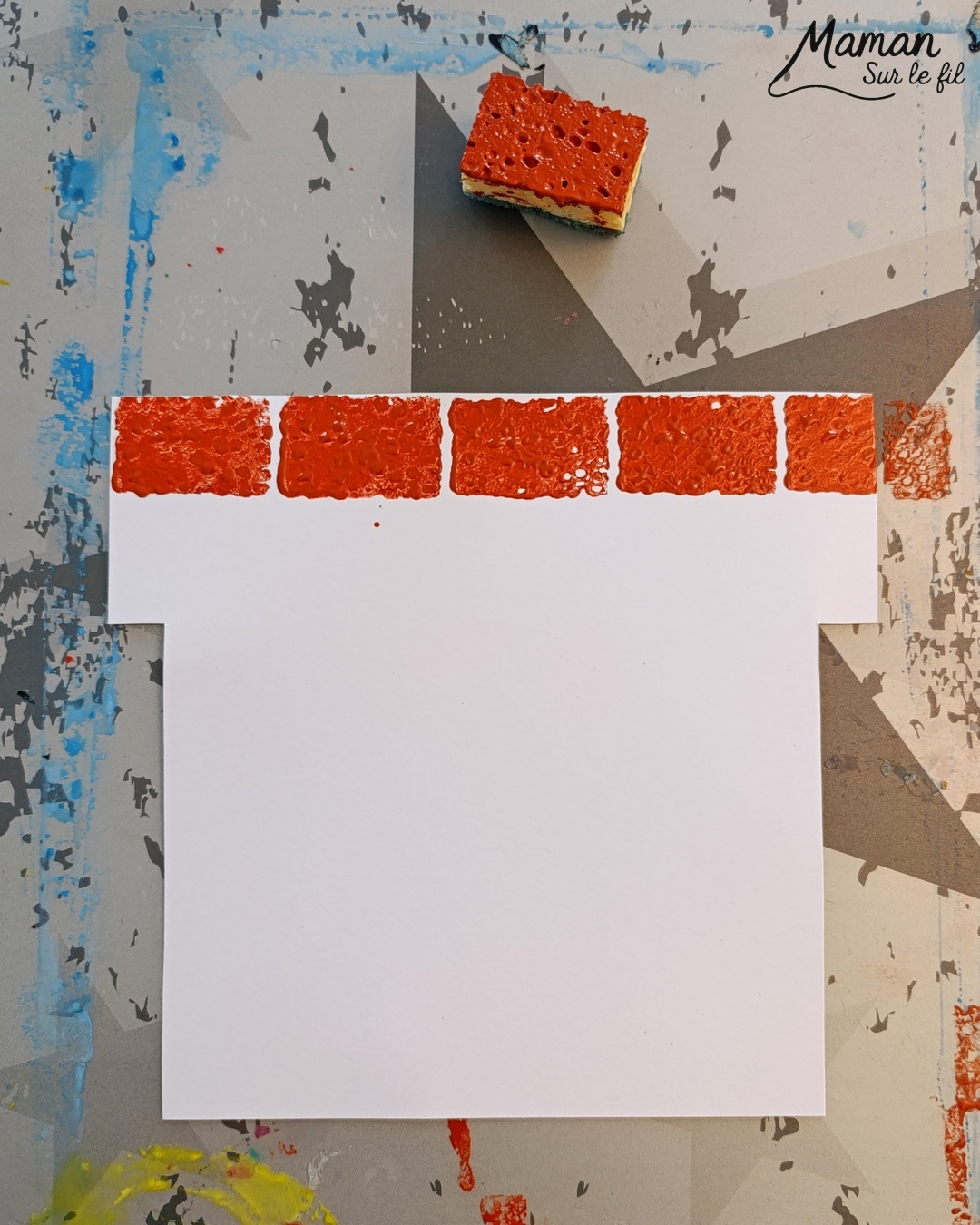 Créer un Père Noël à l'envers dans la cheminée : activité créative et manuelle enfants - Découpage et collage de papier -Fond en peinture type aquarelle et peinture éclaboussée jaune pour les étoiles - Cheminée peinte avec une éponge pour la texture et la forme des briques - Papier blanc pour la neige - - Bricolage rigolo et décoration DIY et facile - Bricolage Fait maison, décoration - Thème hiver, froid, Noël, fêtes de fin d'année - Bricolage sympa et facile - Arts visuels Maternelle et cycle 2 - Maternelle et élémentaire - Créativité - Cycle 1 ou 2 - tutoriel photos - mslf