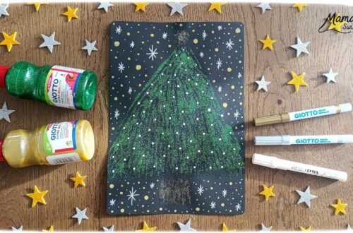 Peindre un sapin pailleté en peinture à la fourchette : activité créative, peinture et manuelle enfants - Technique de peinture rigolote avec peinture pailletée - Fourchette et paille découpée pour l'étoile - Vert et doré - Dessin et graphismes aux feutres blancs et métalliques - Sapin de Noël qui brille - Bricolage DIY facile et rapide - Thème hiver, Noël, fêtes de fin d'année - Décoration DIY - Bricolage et décoration sympa et facile - Arts visuels maternelle et élémentaire - Cycles 1 et 2 - Créativité - tutoriel photos - mslf