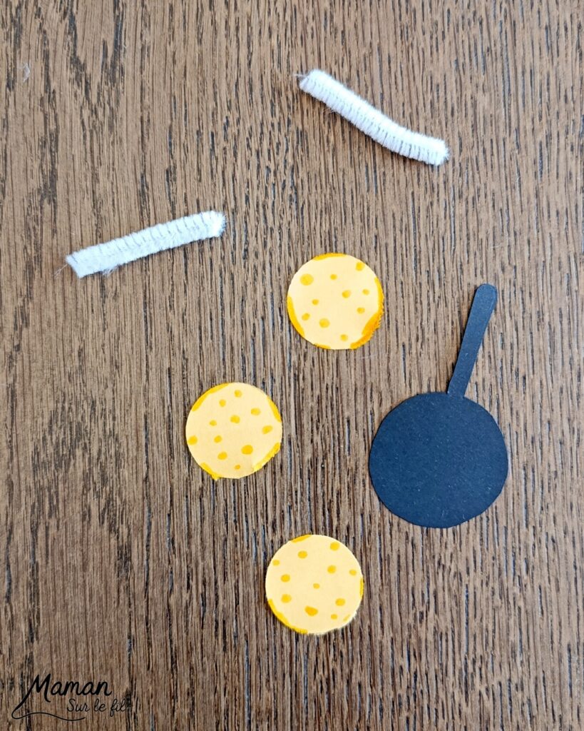 Fabriquer un cuisinier qui fait des crêpes pour la Chandeleur : activité créative, récup' et manuelle enfants - Recyclage, surcyclage de rouleau de papier toilette, PQ, en carton - Papier, feutrine pour les cheveux, papier de soie pour la toque - Dessin - Boulanger en action - Bricolage facile, mignon et rigolo - Thème Hiver, Chandeleur, goûters rigolos, gourmandises sucrées - Bricolage et décoration sympa et facile - Arts visuels maternelle et élémentaire - Cycles 1 et 2 - Créativité - tutoriel photos - mslf