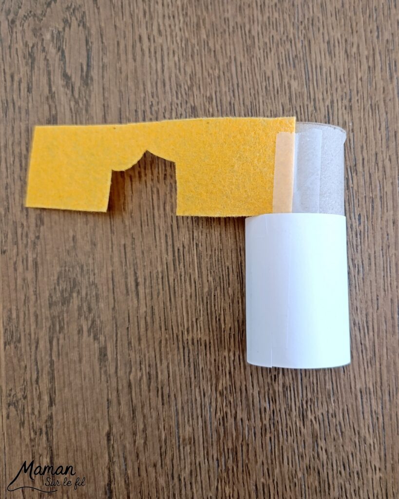 Fabriquer un cuisinier qui fait des crêpes pour la Chandeleur : activité créative, récup' et manuelle enfants - Recyclage, surcyclage de rouleau de papier toilette, PQ, en carton - Papier, feutrine pour les cheveux, papier de soie pour la toque - Dessin - Boulanger en action - Bricolage facile, mignon et rigolo - Thème Hiver, Chandeleur, goûters rigolos, gourmandises sucrées - Bricolage et décoration sympa et facile - Arts visuels maternelle et élémentaire - Cycles 1 et 2 - Créativité - tutoriel photos - mslf