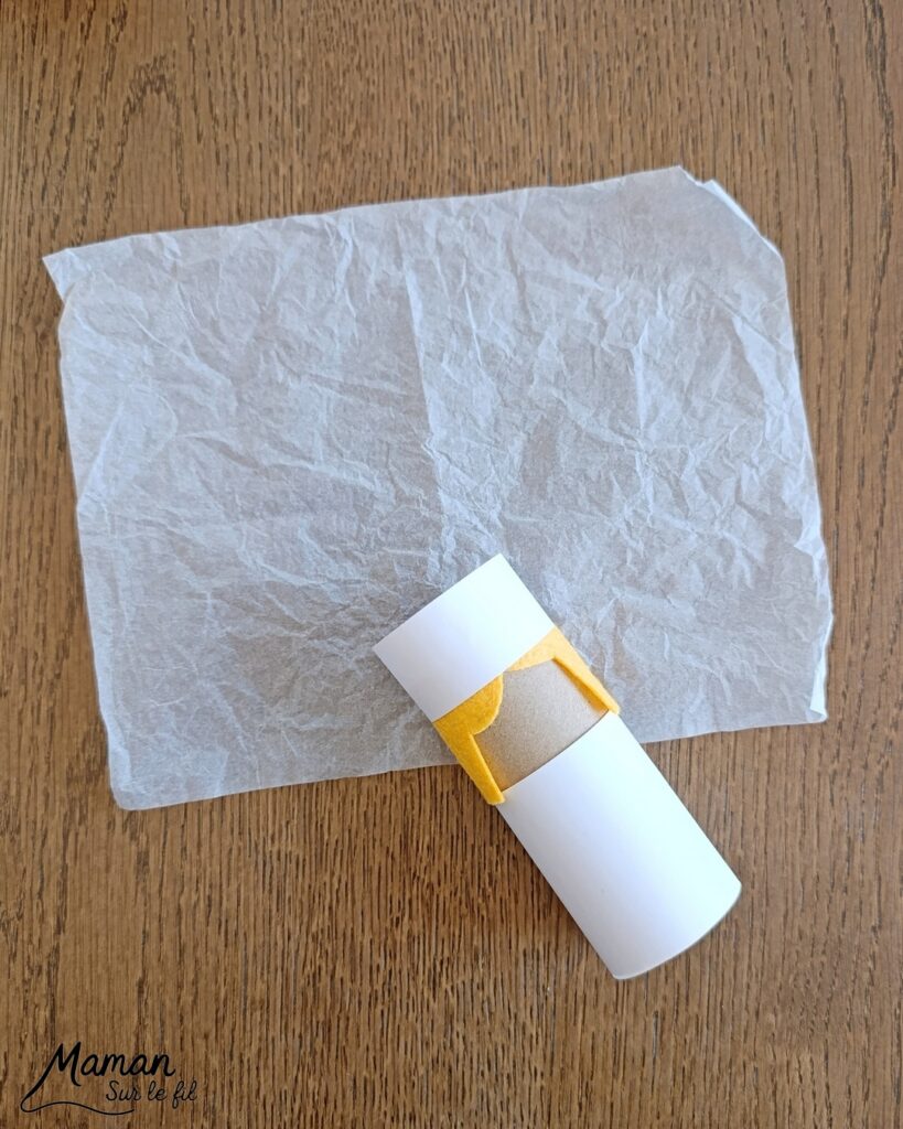 Fabriquer un cuisinier qui fait des crêpes pour la Chandeleur : activité créative, récup' et manuelle enfants - Recyclage, surcyclage de rouleau de papier toilette, PQ, en carton - Papier, feutrine pour les cheveux, papier de soie pour la toque - Dessin - Boulanger en action - Bricolage facile, mignon et rigolo - Thème Hiver, Chandeleur, goûters rigolos, gourmandises sucrées - Bricolage et décoration sympa et facile - Arts visuels maternelle et élémentaire - Cycles 1 et 2 - Créativité - tutoriel photos - mslf