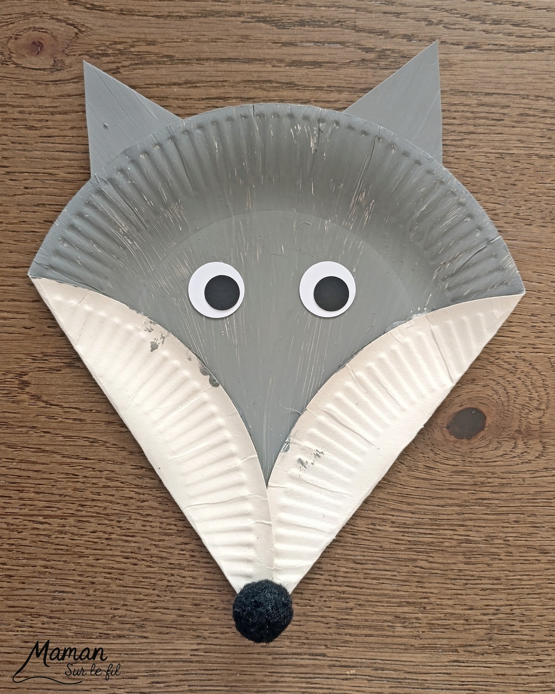 Fabriquer un loup avec une assiette en carton et présentation des magazines Salamandre : activité créative, récup' et manuelle et lecture enfants - Recyclage, surcyclage d'une assiette en carton - Peinture et bricolage simple - Découpage et collage de papier - Magazines Salamandre parfaits pour les petits amoureux de la nature et des animaux - 3 version pour tout âge - Complet et qualitatif - Reportages, belles photos, BD, jeux, activités manuelles... - Bricolage et décoration DIY et facile - Bricolage Fait maison, décoration - Thème hiver, animaux de la montage, de la forêt, nature - Bricolage sympa et facile - Arts visuels Maternelle et cycle 2 - Maternelle et élémentaire - Créativité et lecture jeunesse - Cycle 1 ou 2 - tutoriel photos - mslf