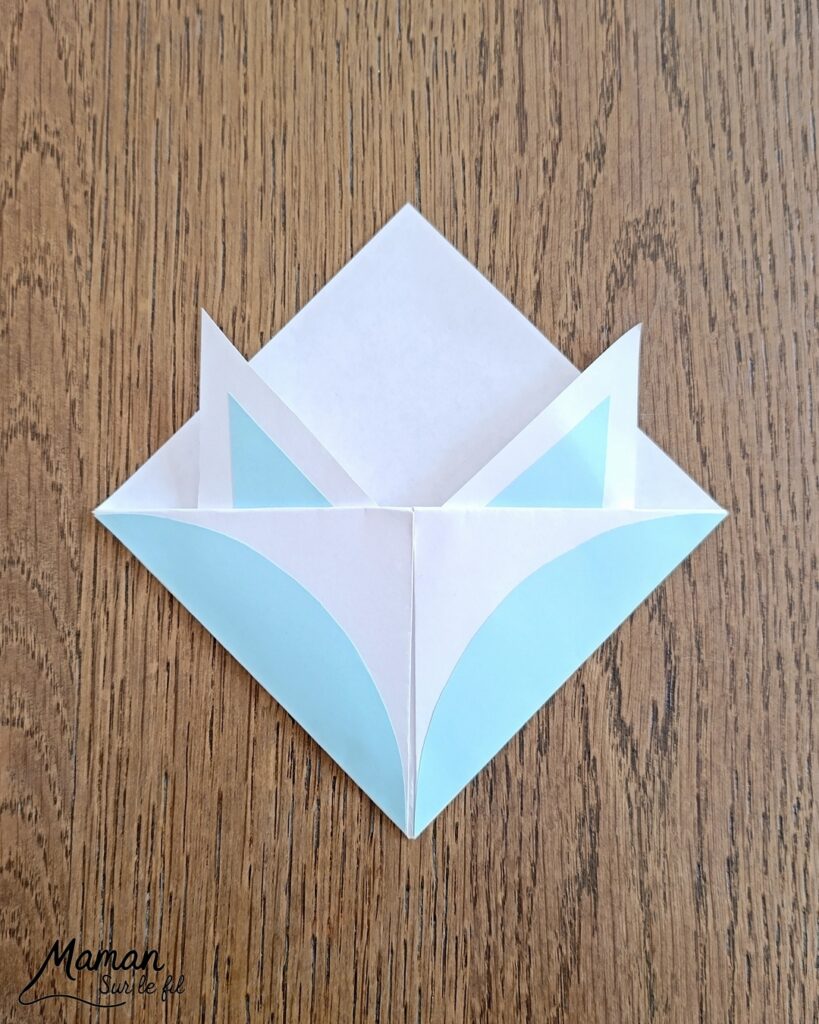 Fabriquer un marque-page Renard polaire DIY en papier : activité créative et manuelle enfants - Pliage de papier et origami - Customisation en renard polaire ou arctique - Découpage, collage et dessin - Cadeau à offrir Fait maison- Bricolage facile et rigolo - Thème animaux du froid, de la banquise, neige, pôles, hiver - Bricolage et décoration sympa et facile - Arts visuels maternelle et élémentaire - Cycles 1 et 2 - Créativité - tutoriel photos - mslf