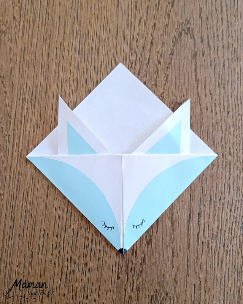 Fabriquer un marque-page Renard polaire DIY en papier : activité créative et manuelle enfants - Pliage de papier et origami - Customisation en renard polaire ou arctique - Découpage, collage et dessin - Cadeau à offrir Fait maison- Bricolage facile et rigolo - Thème animaux du froid, de la banquise, neige, pôles, hiver - Bricolage et décoration sympa et facile - Arts visuels maternelle et élémentaire - Cycles 1 et 2 - Créativité - tutoriel photos - mslf