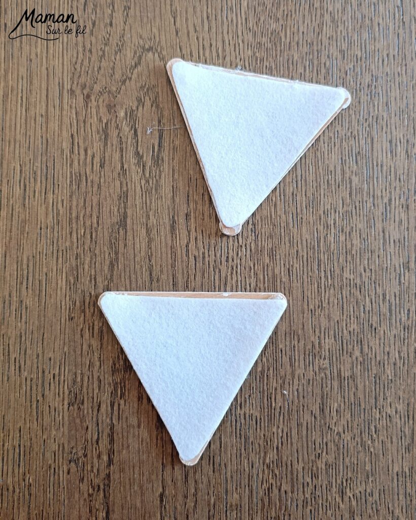 Fabriquer des renards polaires avec des bâtonnets de glace en bois : activité créative, récup' et manuelle enfants - Recyclage, surcyclage de bâtonnets de glace - Peinture, feutrine, pompons et yeux mobiles pour les détails - Version arctique et hivernale des renards roux - Cadeau à offrir Fait maison - Bricolage facile et rigolo - Thème animaux du froid, de la banquise, neige, pôles, hiver - Bricolage et décoration sympa et facile - Arts visuels maternelle et élémentaire - Cycles 1 et 2 - Créativité - tutoriel photos - mslf