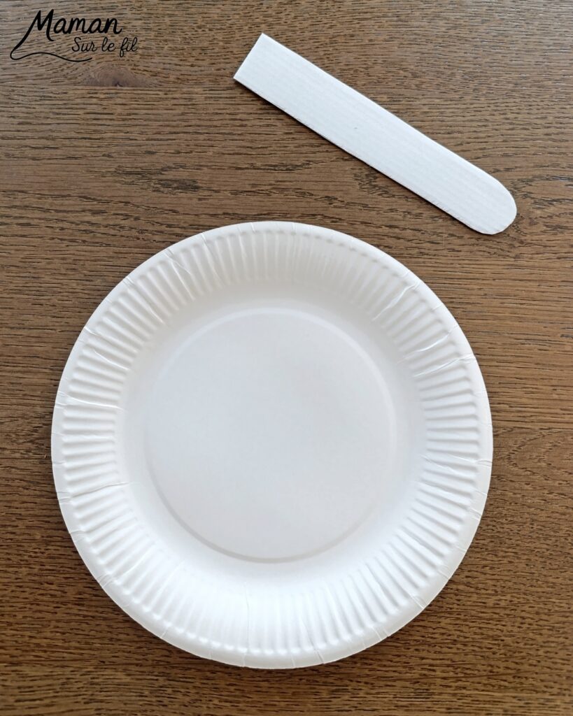 Retourne la crêpe : Jeu DIY pour la Chandeleur : activité créative, récup' et manuelle enfants - Crêpes et poêle fabriquées avec des assiettes en carton - Découpage, peinture- dessin - Bricolage pour la dinette et jeu pour travailler la motricité : cuis et retourne la crêpe avec la poêle - Jeu fait maison- Bricolage facile, mignon et rigolo - Thème Hiver, Chandeleur, goûters rigolos, gourmandises sucrées, anniversaires - Bricolage et décoration sympa et facile - Arts visuels maternelle et élémentaire - Cycles 1 et 2 - Créativité - tutoriel photos et vidéo - mslf