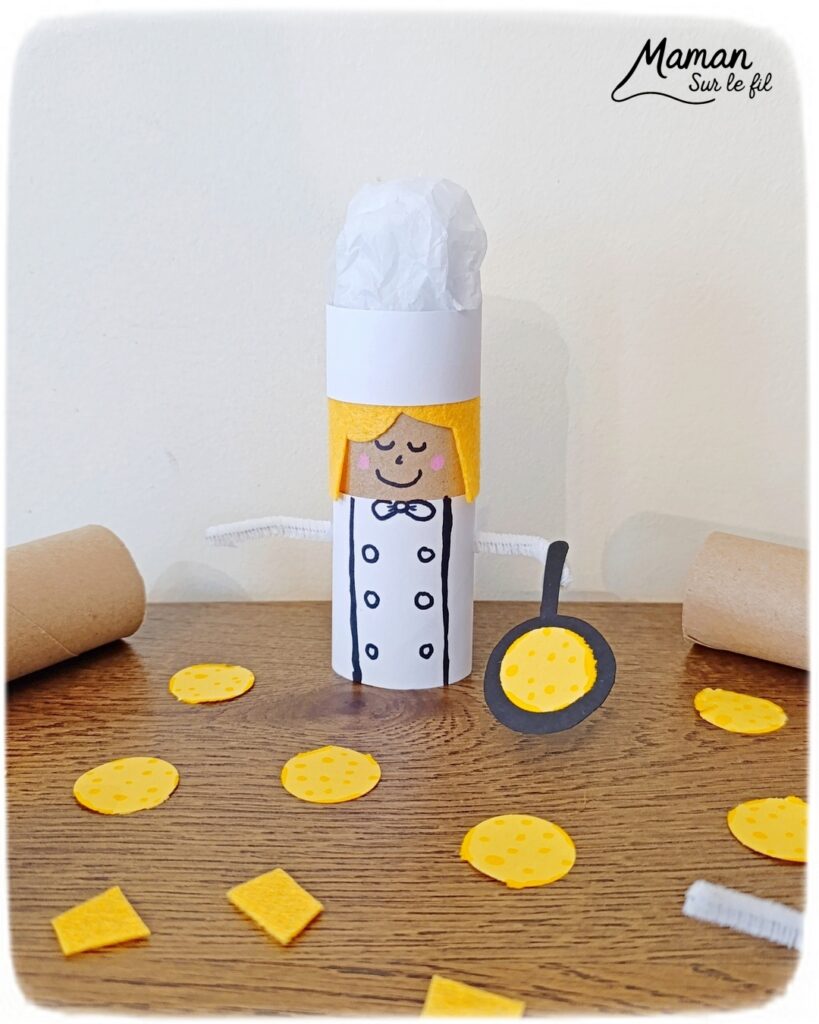 Fabriquer un cuisinier qui fait des crêpes pour la Chandeleur : activité créative, récup' et manuelle enfants - Recyclage, surcyclage de rouleau de papier toilette, PQ, en carton - Papier, feutrine pour les cheveux, papier de soie pour la toque - Dessin - Boulanger en action - Bricolage facile, mignon et rigolo - Thème Hiver, Chandeleur, goûters rigolos, gourmandises sucrées - Bricolage et décoration sympa et facile - Arts visuels maternelle et élémentaire - Cycles 1 et 2 - Créativité - tutoriel photos - mslf