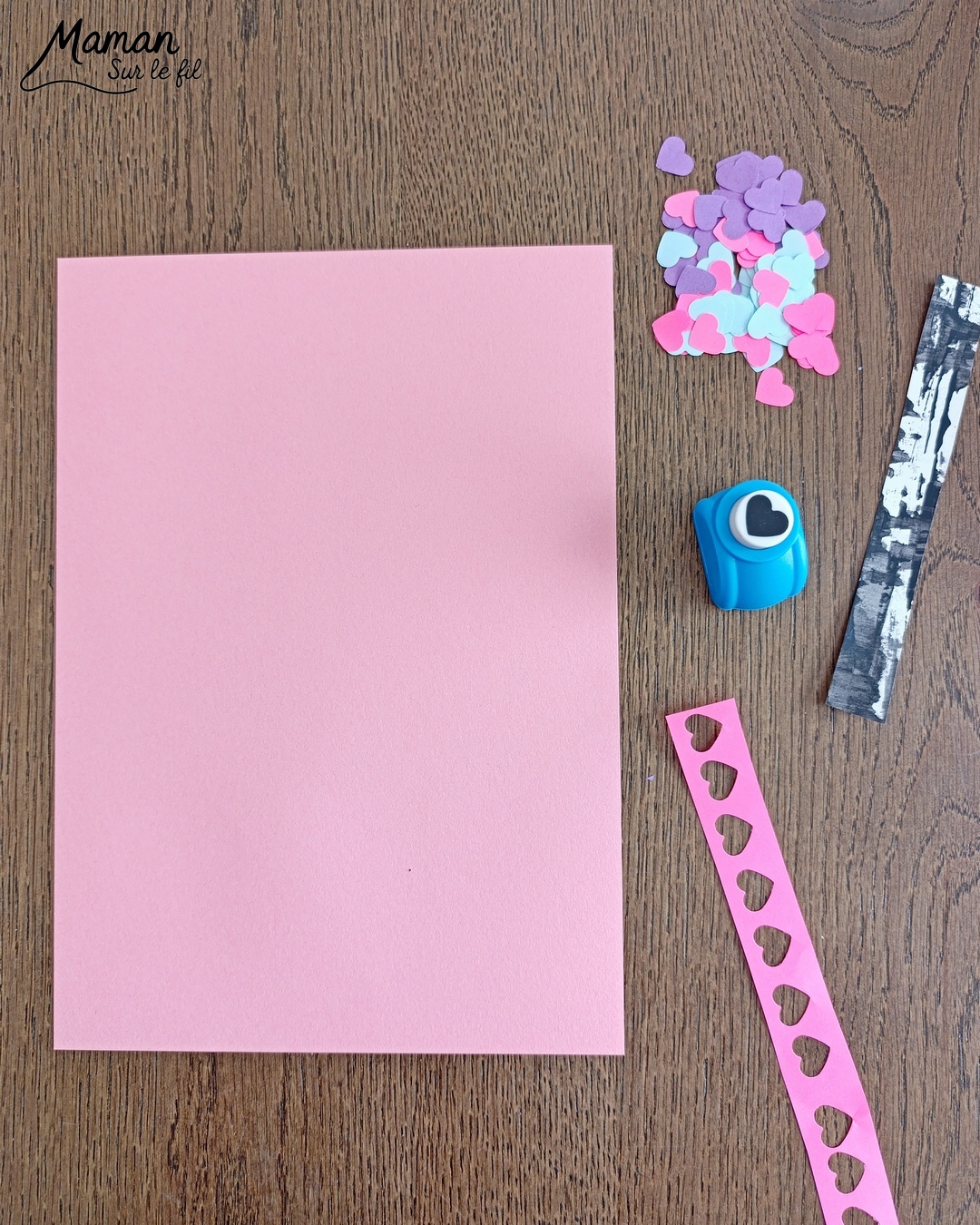 Créer un bouleau d'amour et présentation du nouveau magazine Revue Salamandre : activité créative, collage, peinture et manuelle et lecture enfants - Peindre le tronc du bouleau avec une bande de carton - Arbre d'amour avec coeurs perforés et collés - Perforatrice et collage - Bricolage simple avec papier plein d'amour - Magazine Revue Salamandre parfait pour les ados et adultes amoureux de la nature et des animaux - 13 ans et plus - Collège, Lycée - 3 version pour tout âge - Complet et qualitatif - Reportages, belles photos, BD, jeux, activités manuelles... - Bricolage et décoration DIY et facile - Bricolage Fait maison, décoration - Thème Saint Valentin, amour, amitié, forêt, arbres, nature - Bricolage sympa et facile - Arts visuels Maternelle et cycle 2 - Maternelle et élémentaire - Créativité et lecture jeunesse - Cycle 1 ou 2 - tutoriel photos - mslf