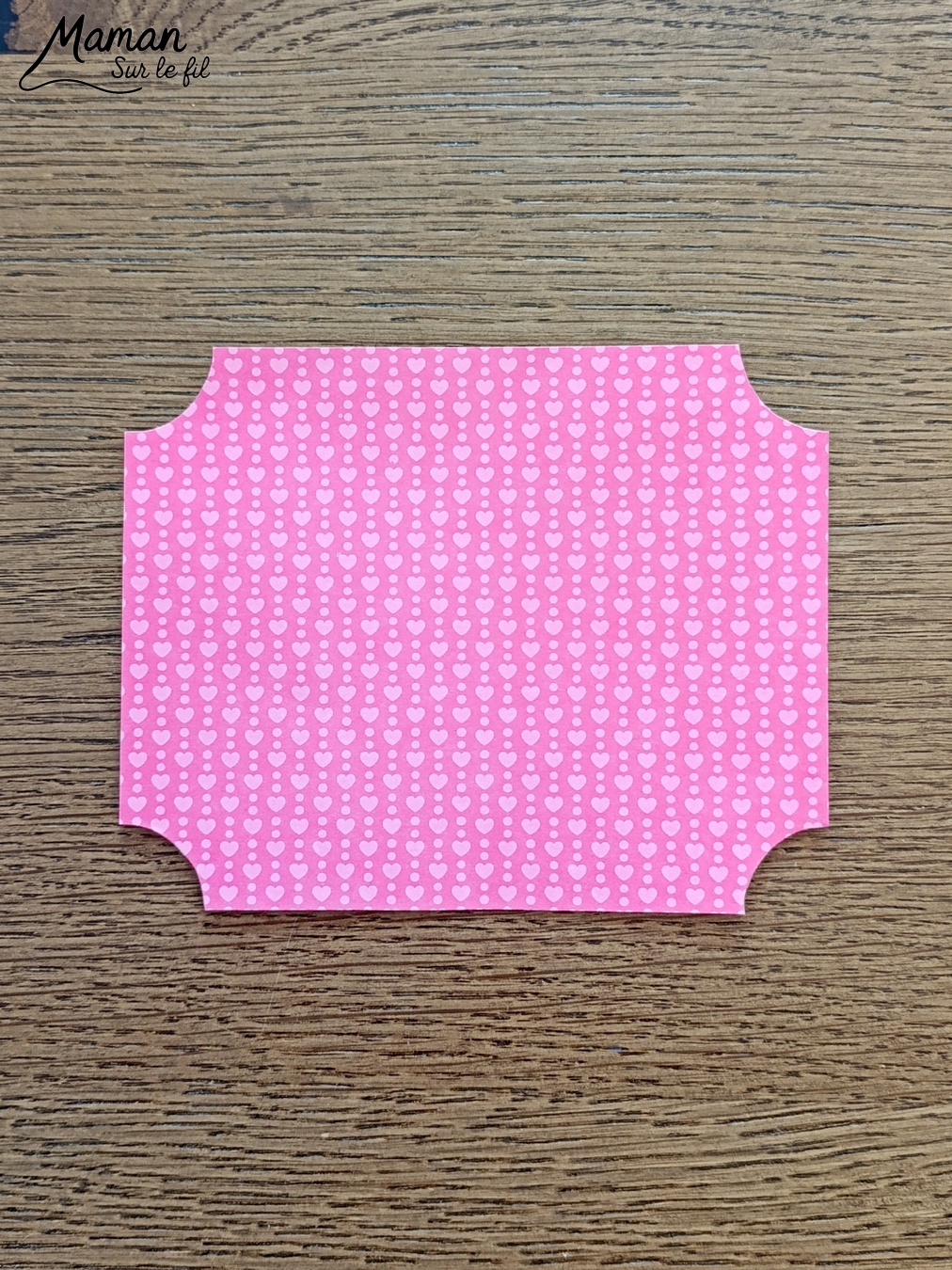 Fabriquer un tableau Couple de lièvres amoureux en récup' et présentation du nouveau magazine Petite Salamandre : activité créative, récup' et manuelle et lecture enfants - Recyclage, surcyclage d'une boite à oeufs et de carton - Découpage et collage de papier et de carton - Bricolage simple avec papier plein d'amour - Magazine Petite Salamandre parfaits pour les petits amoureux de la nature et des animaux 4 à 7 ans - Maternelle - 3 version pour tout âge - Complet et qualitatif - Reportages, belles photos, BD, jeux, activités manuelles... - Bricolage et décoration DIY et facile - Bricolage Fait maison, décoration - Thème Saint Valentin, amour, amitié, animaux de la forêt et campagne, nature - Bricolage sympa et facile - Arts visuels Maternelle et cycle 2 - Maternelle et élémentaire - Créativité et lecture jeunesse - Cycle 1 ou 2 - tutoriel photos - mslf